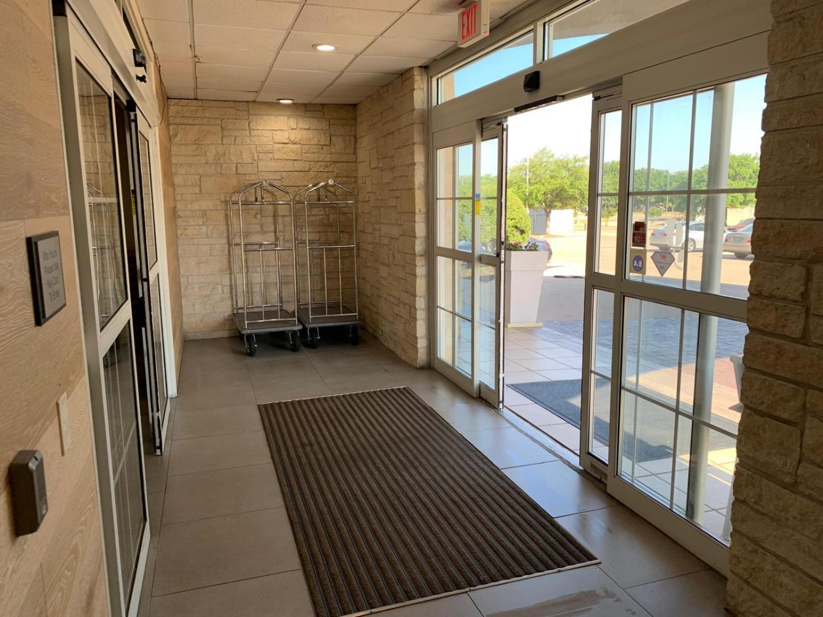 ראונד רוק Country Inn & Suites By Radisson, Austin North Pflugerville , Tx מראה חיצוני תמונה